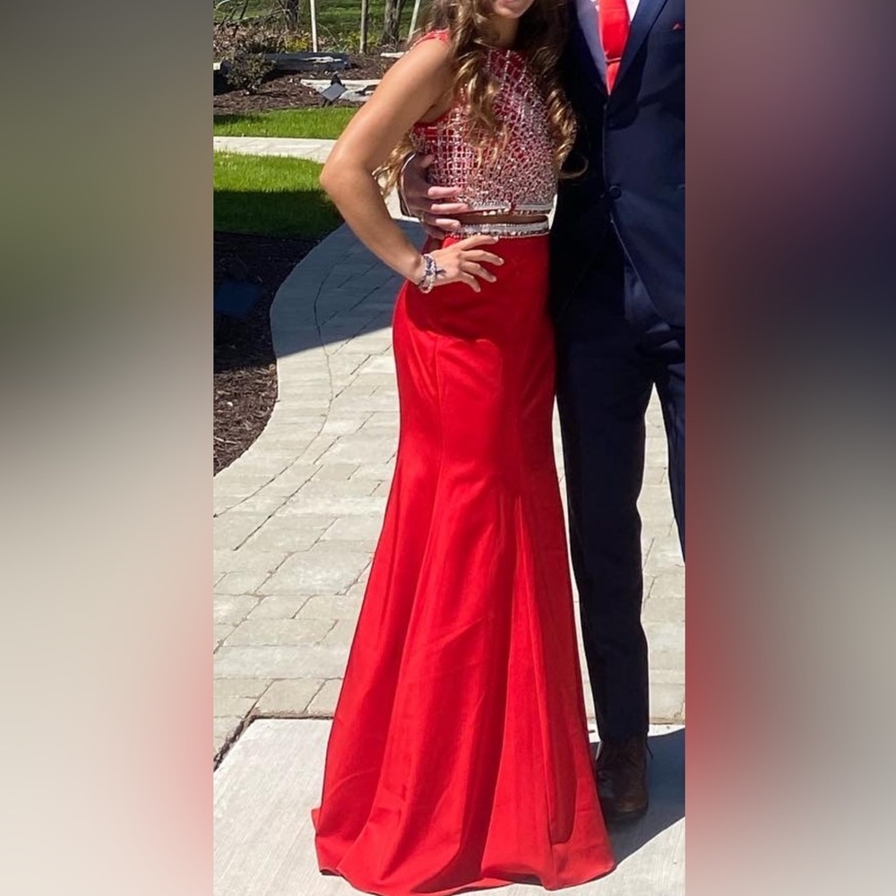 Gorgeous Red 2-Piece Prom Dress – Beaded Crop Top & Mermaid Skirt - Picture 4 of 4